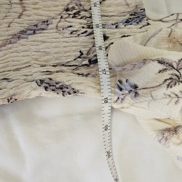 NWT H&M Floral Baby doll Smocked top in size XL - Picture 3 of 6